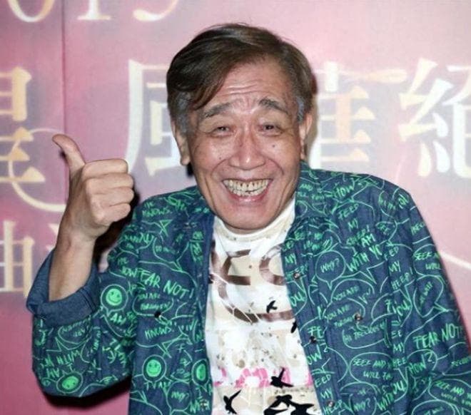82岁张帝现状：白发老态，儿子上高中，小33岁妻子仍风韵犹存