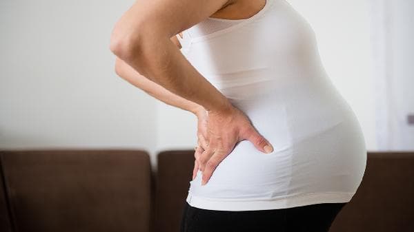 宫缩时如何选择躺姿？三种方式缓解不适