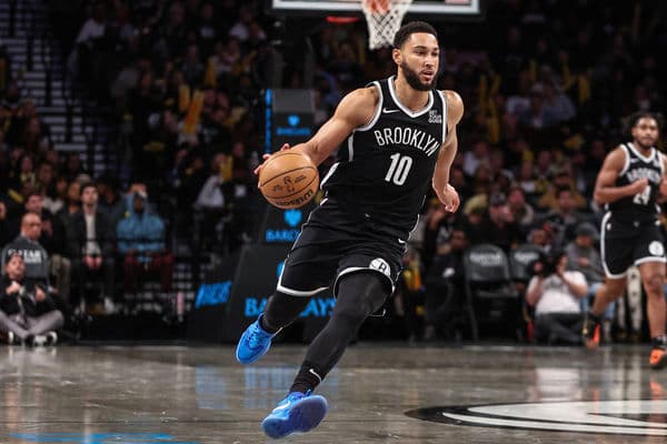 NBA休赛期之王又换东家，本·西蒙斯将被篮网买断，快船、骑士2选1