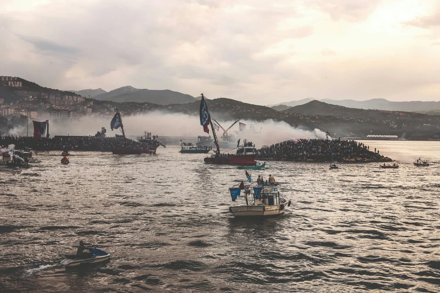 鄱阳湖畔的朱元璋传奇：从水战到传说