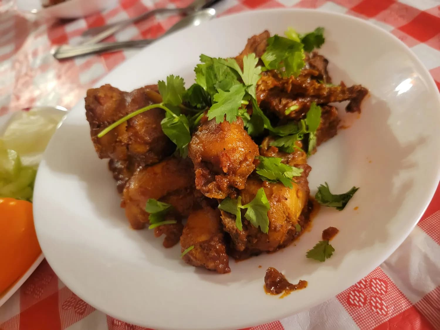 沙湾大盘鸡：从一盘到一座城的美食传奇