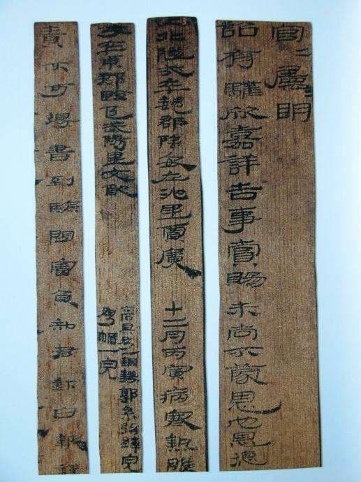 汉代居延汉简里的文字都写了些什么？