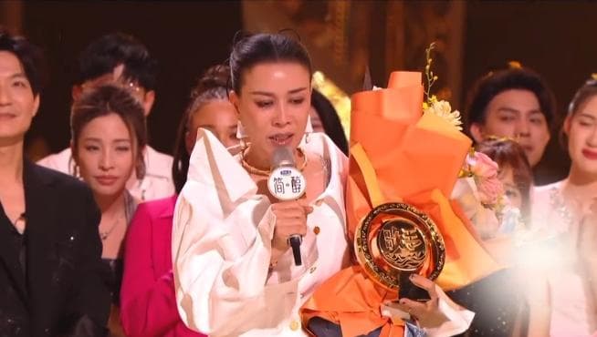 民族的与世界的，《歌手》全都要的背后是一场综艺困境