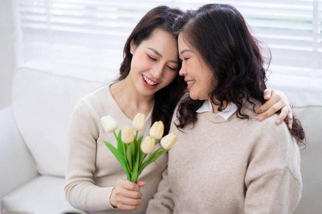 单亲妈妈的坚韧与爱：与成熟女儿共同成长的感人故事