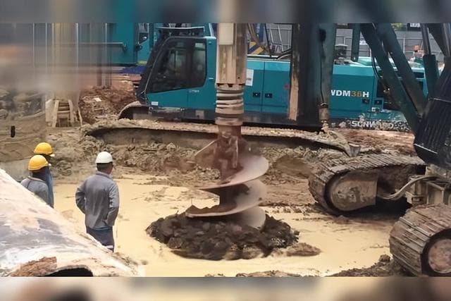 工地“水鬼”：在泥浆里拿命换钱，上来2万，上不来200万！