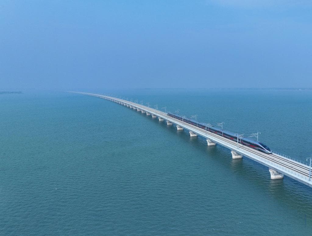 一路向前，驶向更美好的未来——2024年我国铁路行业发展观察