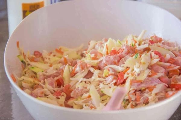 大溪地群岛八大特色美食：从生鱼片到传统地炉料理