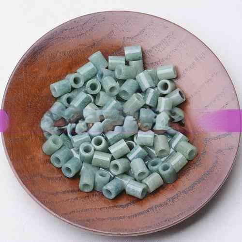 玉吊坠搭配技巧：选择合适数量的珠子以优化佩戴效果
