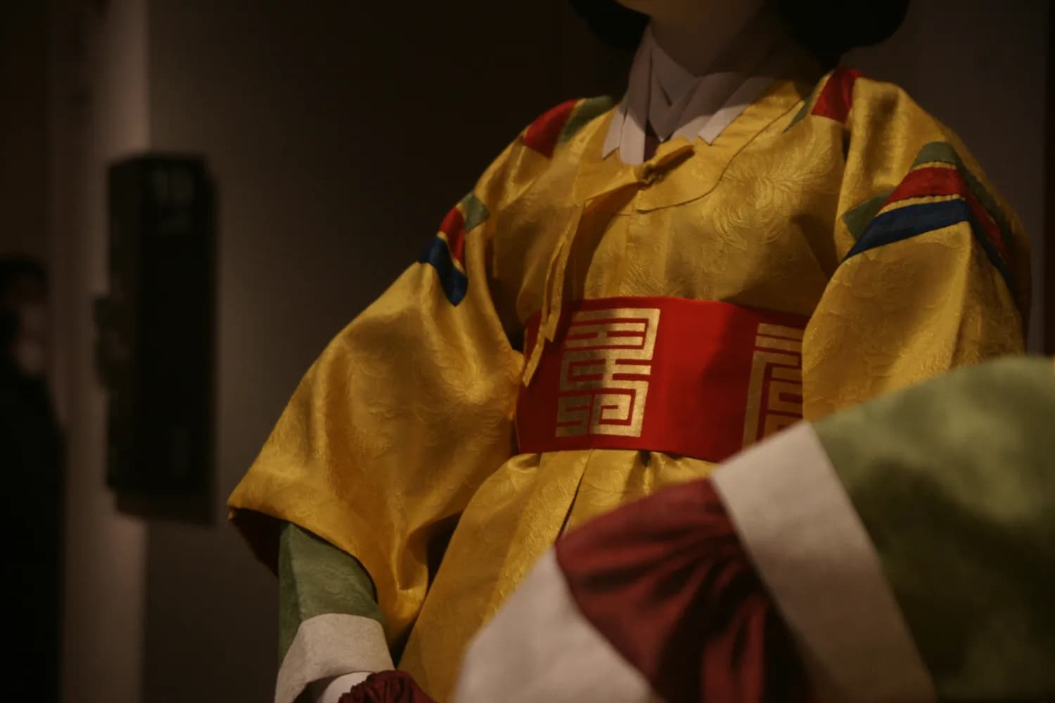春节穿新衣，古人怎么选？