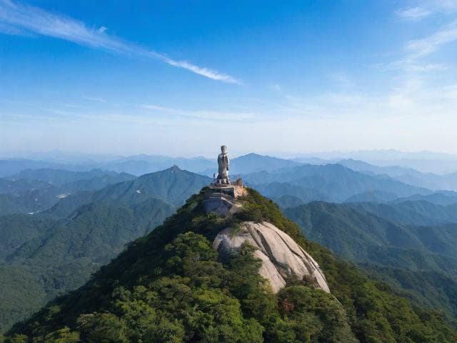 探秘五台山叶斗峰，叶斗峰的绝美风光与佛教文化之旅
