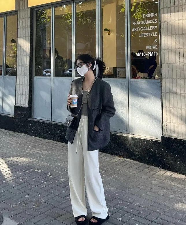 秋冬季节不同身材女生的穿搭技巧与推荐
