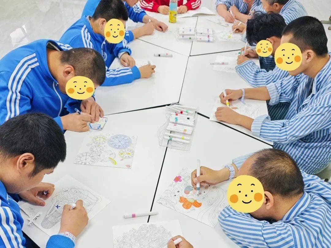 画画治疗精神障碍丨曼陀罗绘画疗法究竟有什么奥秘？