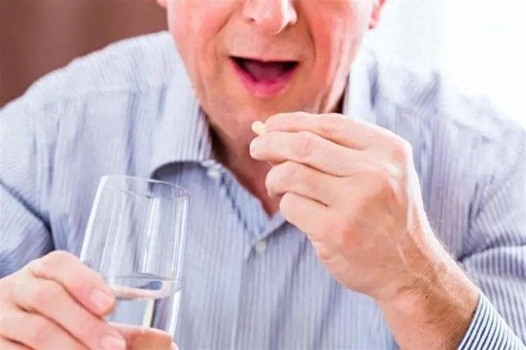 补充叶酸对老年人有好处，但别忽视3个副作用