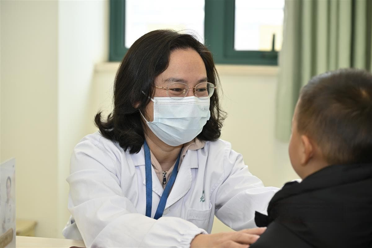 2岁男童患上汗证，大冷天汗流不停，经治疗后症状消失