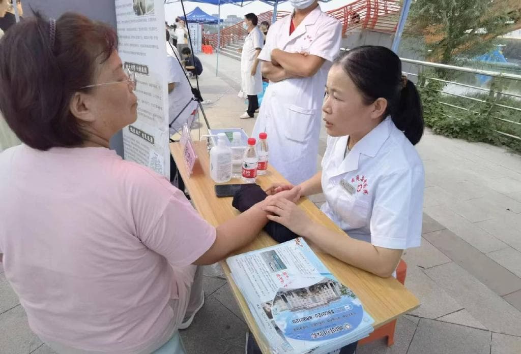 张金燕：银针凭妙手 白衣秉丹心