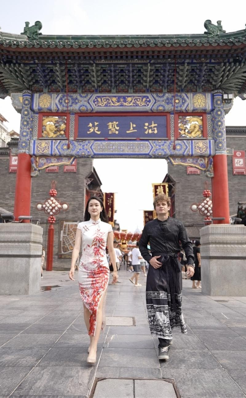 3万元"穷游"中国的法国00后博主，想来中国做法语老师