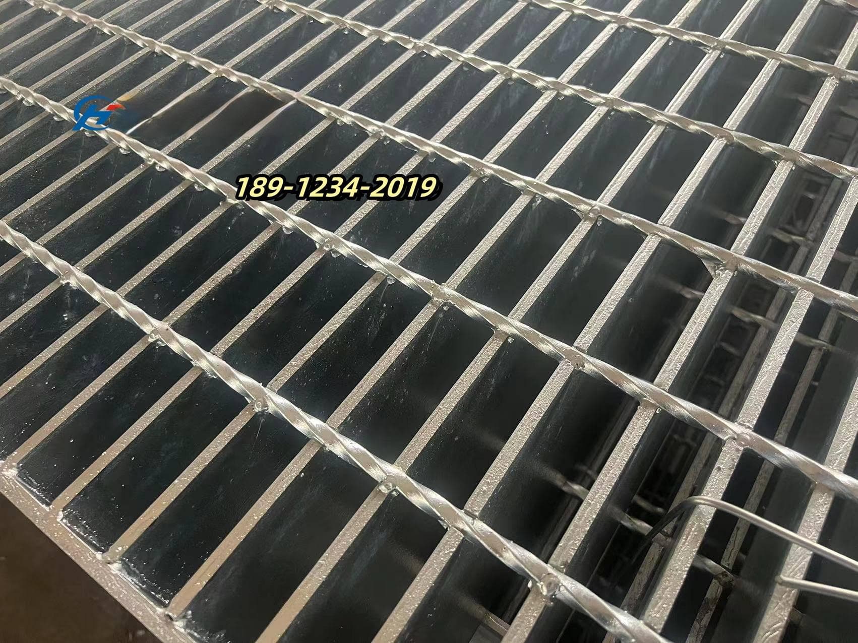 如何通过专业检测提升热浸镀锌钢格栅板的使用安全性？关键技术详解
