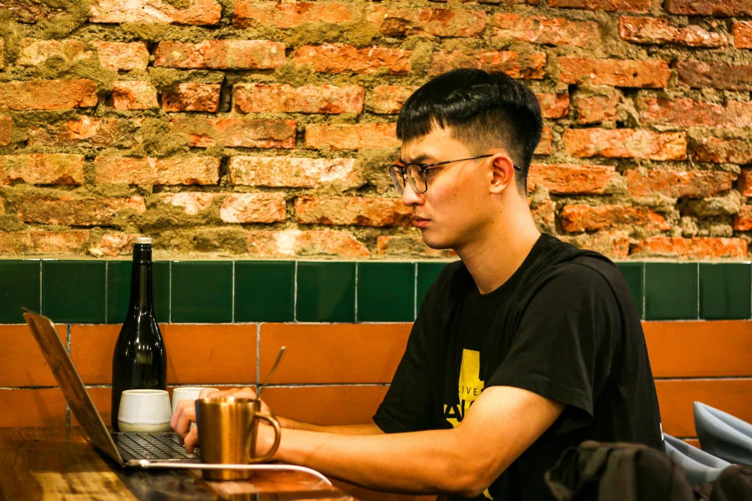 新浪《头号青年》教你职场年终总结：从消费到人设，写出不一样的年度报告