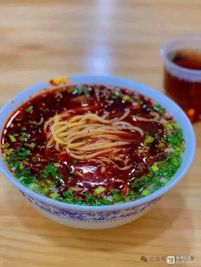 兰州十大必吃美食：一碗面里的黄河文化与丝路风情