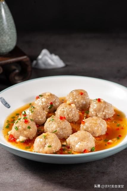 虾丸的家常制作方法（教你做出美味虾丸）