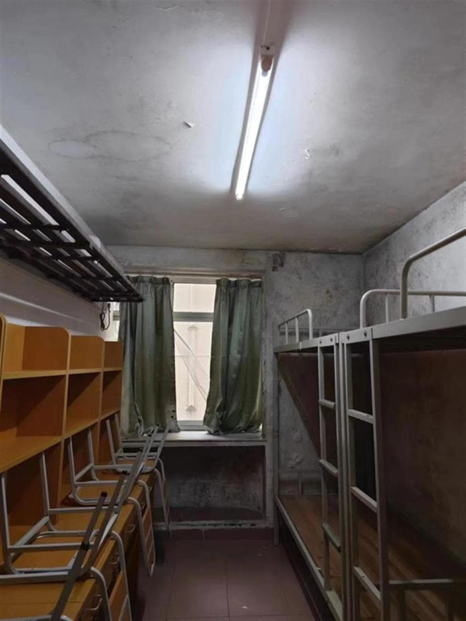 暨南大学宿舍环境引争议，高校应对学生的健康和安全更上心