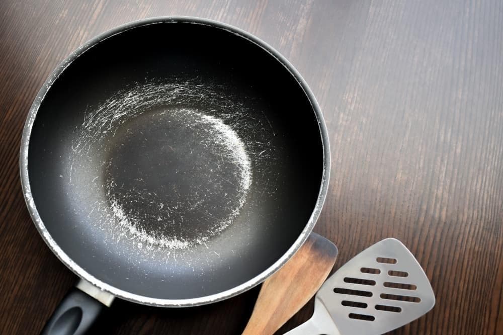 不沾锅有毒？6大「不沾锅涂层脱落」原因、预防方法一次看