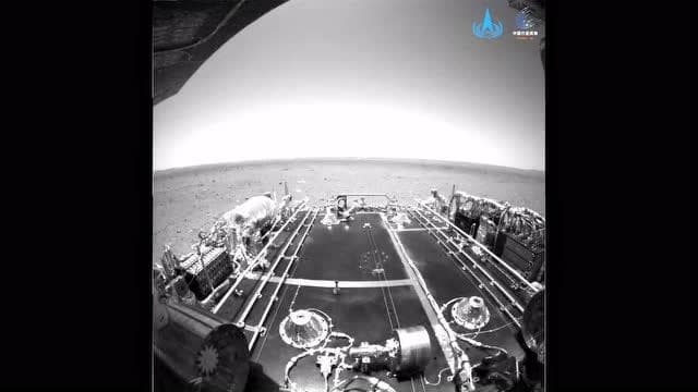 火星表面行驶0.522米！“祝融号”火星车惊艳亮相