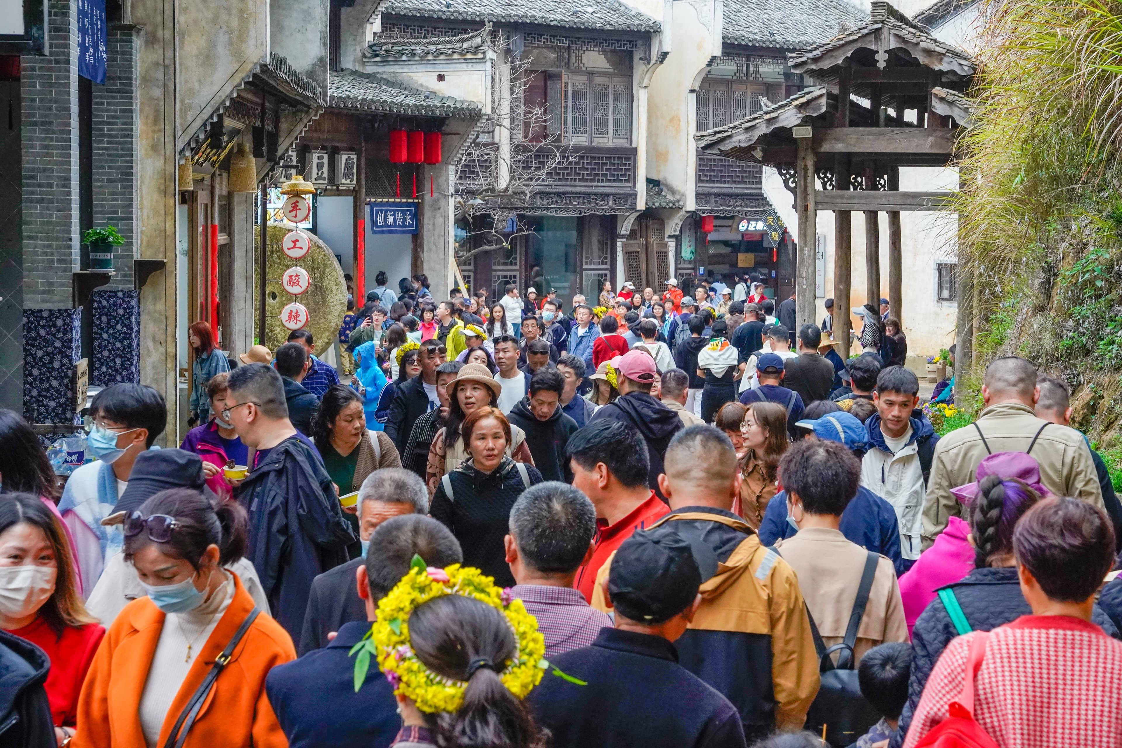 婺源小长假是如何做到151%的增量？ 小县城全域旅游的揽客密码
