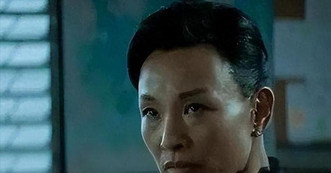 让春晚导演向全国道歉，入了美籍却回中国捞金，她到底什么来头？