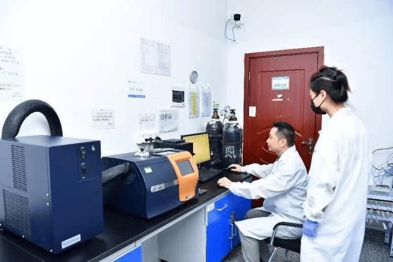 新一代锂电池隔膜粘合剂在湘潭研发成功
