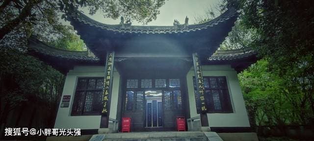 我国的四大名亭中，哪一个与宋代文学家欧阳修有关？