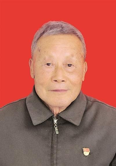 李振华：用70年坚守诠释教育情怀