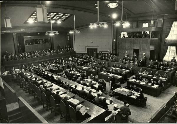 1946年真实录像：溥仪出席东京远东军事法庭揭露日军罪行