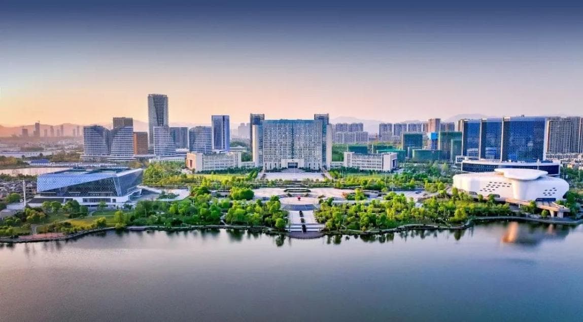 江西省萍乡市打造产业转型升级标杆城市——从“新”出发 逐“质”而行