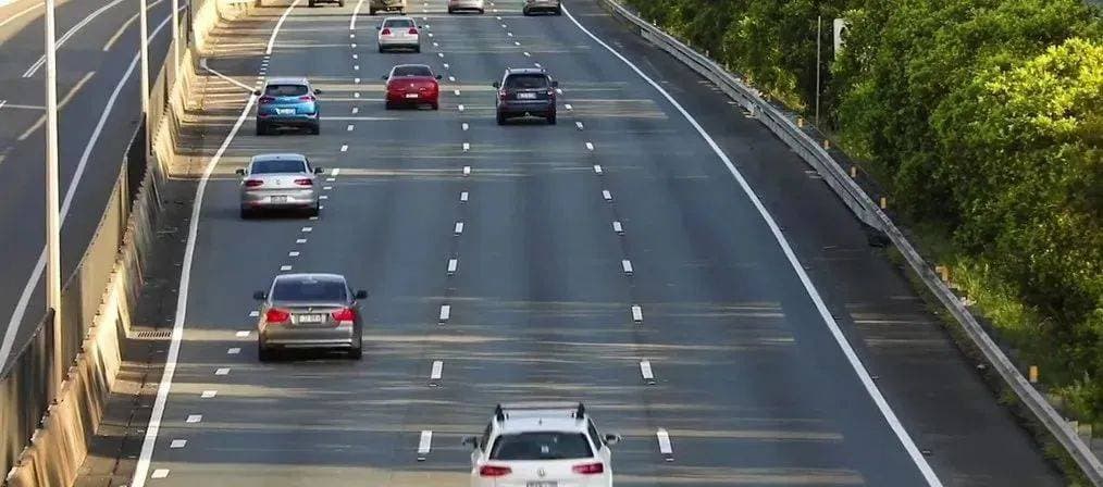 高速限速120，跑110却被扣18分？交警回应：规则摆在那儿，没罚错！