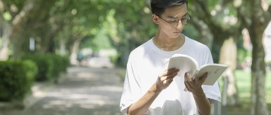 适合文科生的专业有哪些？附文科生十大热门专业名单
