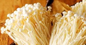金针菇可以生吃吗？了解金针菇生食的食用安全及功效