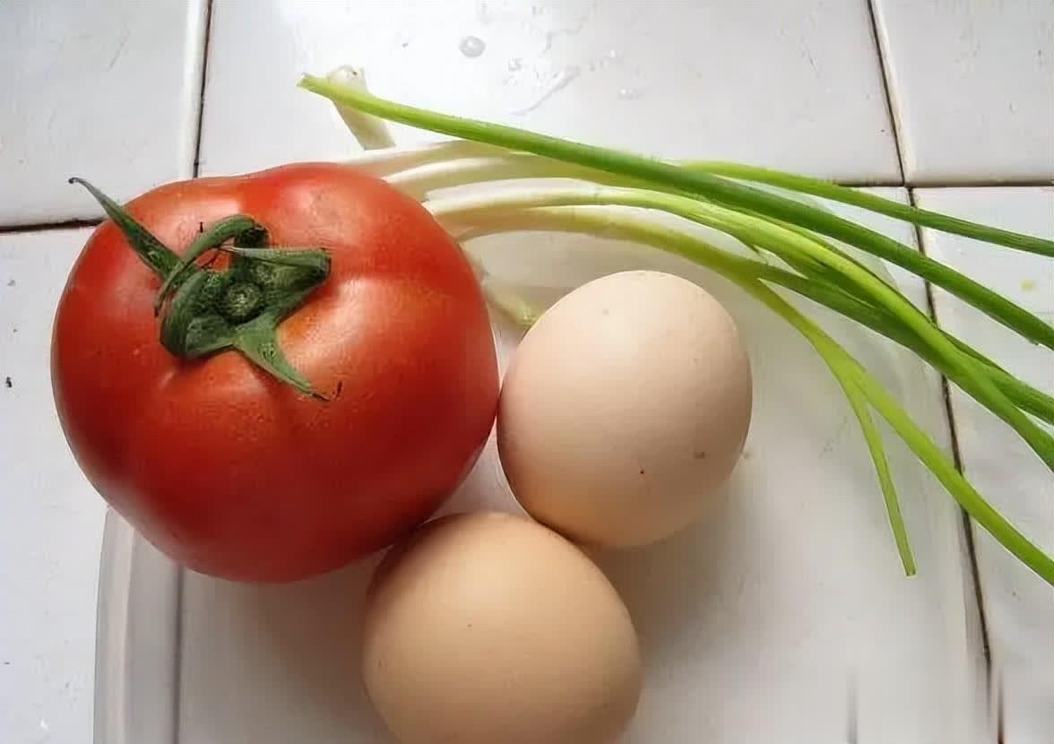 西红柿炒鸡蛋，先炒西红柿？还是先炒鸡蛋，大厨教你不一样的做法