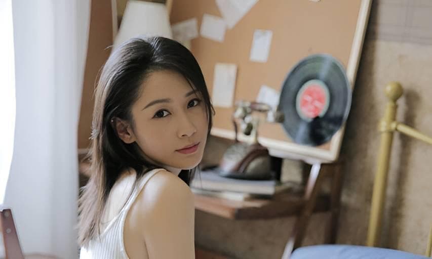 拥抱时，女人有这些身体变化，是真的很在乎你。