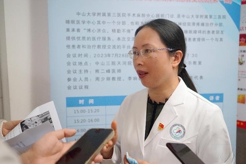 56岁市民感染新冠与甲流后出现严重睡眠障碍，每晚只睡2-3小时