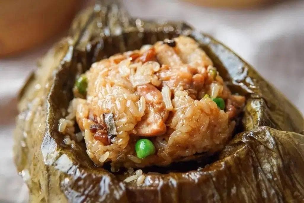 传统工艺制作糯米鸡：从选材到出锅的六步详解