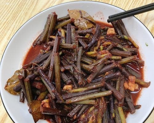 拌蕨菜的做法是什么？如何在家轻松制作？