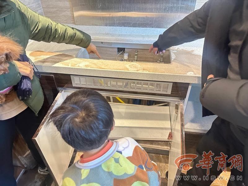 西安恒大悦龙台供暖第一年多户暖气漏水 地产拒绝回答记者提问