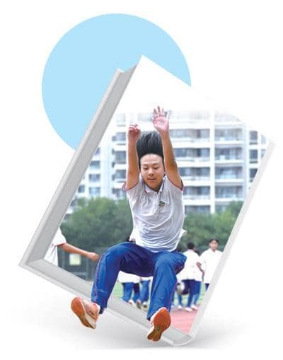 看，孩子们身上有汗、眼里有光