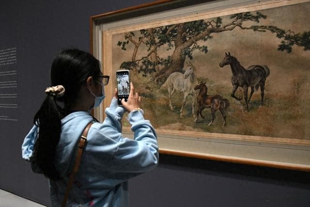 徐悲鸿诞辰130周年纪念展在广州开幕，73件代表作首次集中亮相