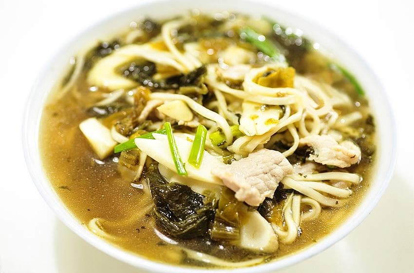 杭州片儿川制作教程：滑嫩爽口，汤浓味美