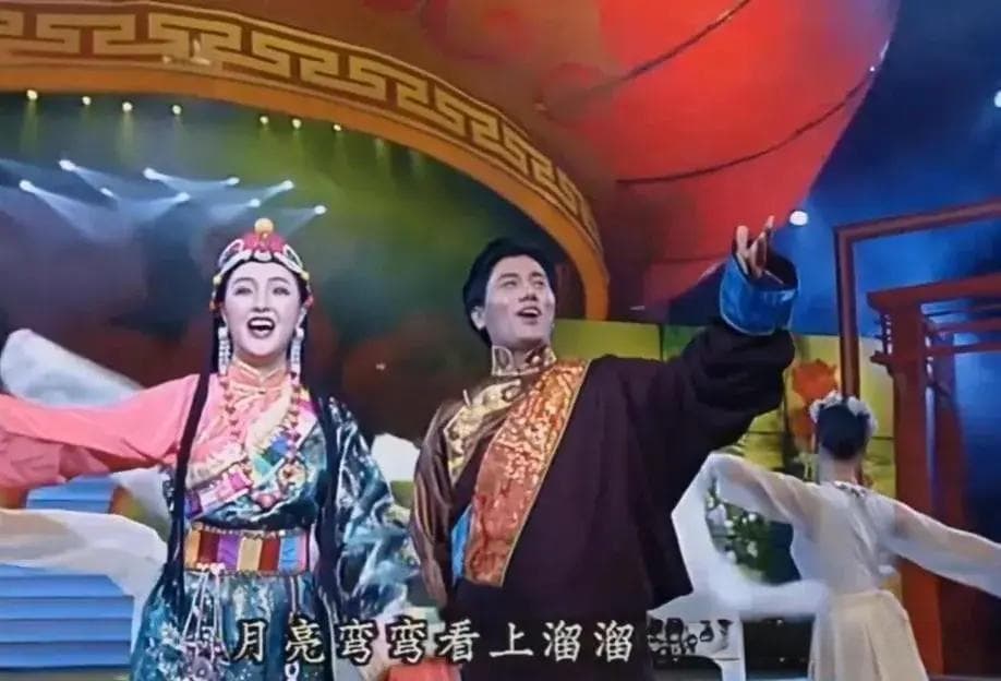 2025央视春晚首设拉萨分会场，回顾历年西藏演员春晚风采
