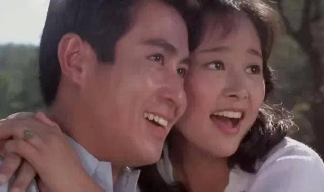 《庐山恋》背后的悲剧：女主张瑜跑去美国，如今处境悲凉，女主父母同时不幸身亡