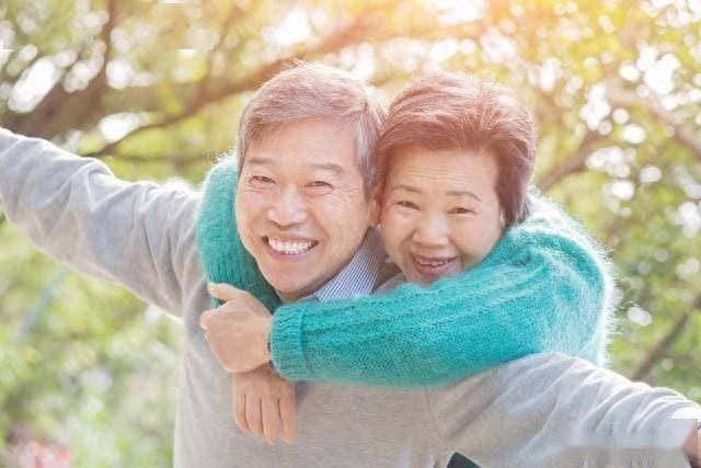 从爱情到亲情：中年夫妻情感的演变之路