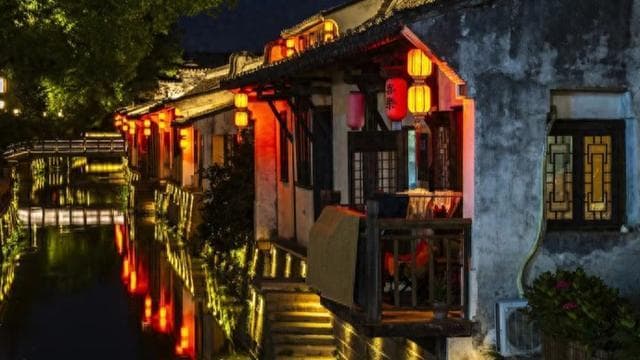 新场古镇城市更新：释放夜经济潜能，打造海派江南水乡新地标